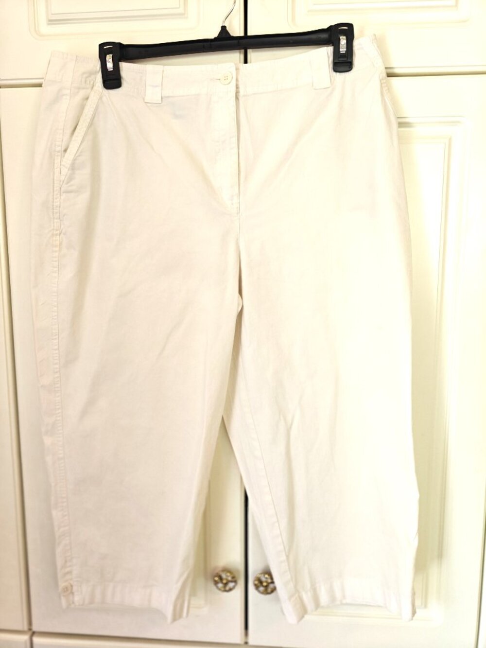 Talbot's White Capris, Size 18, Stretch, New